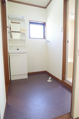 【洗面所】 | フラワーコーポ | 水回りは一括してワンスペースに。