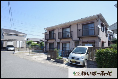 【エントランス】 | フラワーコーポ | 各部屋に1台分専用駐車場。