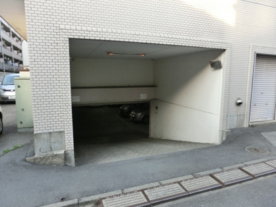 【その他共用部分】 | メゾンオカムラ | 地下駐車場☆