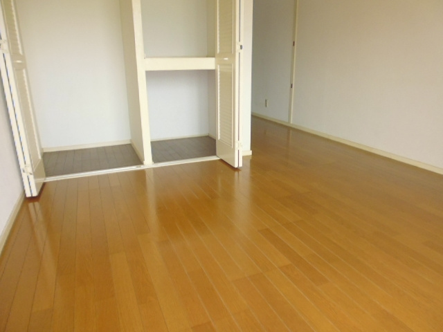 二子ハイツの洋室