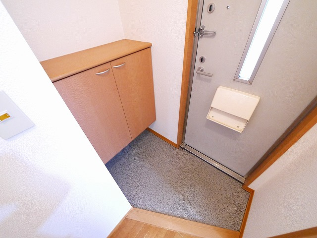 ジェイアール郡山Bの玄関