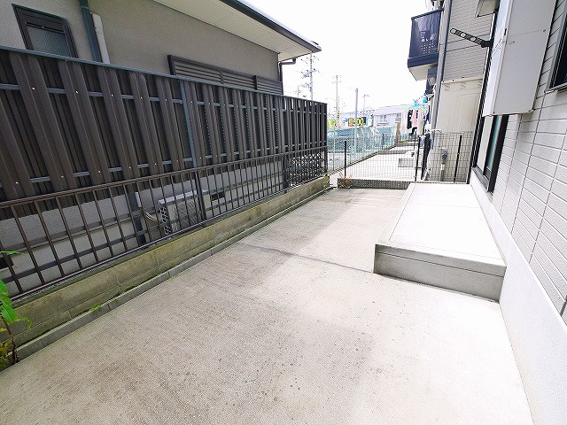 ジェイアール郡山Bの庭