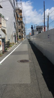 【前面道路含む現地写真】