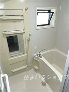 ベラカーサ　A棟の浴室|窓あり