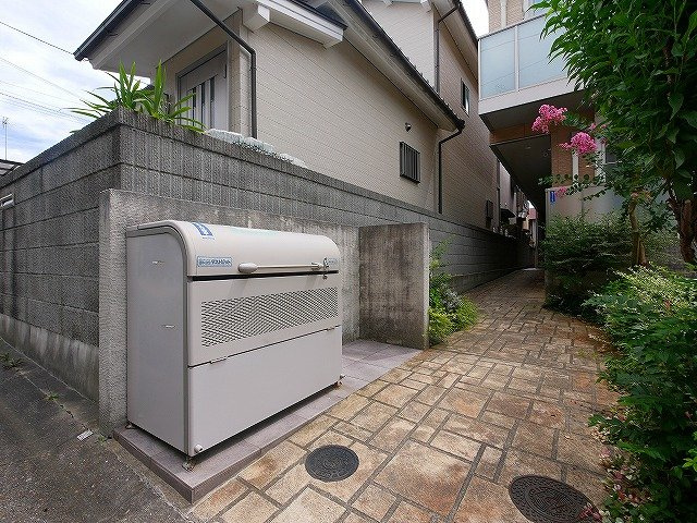 シャーメゾン真輝のその他共用部分|敷地内ゴミ置き場です。