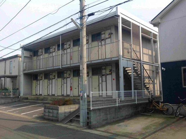 レオパレスグリーンハイツＢの外観