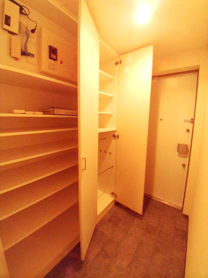 【玄関】 | プライムアーバン本駒込 | 玄関の収納です。【プライムアーバン本駒込】