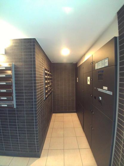 【その他共用部分】 | プライムアーバン本駒込 | メールコーナーと宅配ボックス【プライムアーバン本駒込】