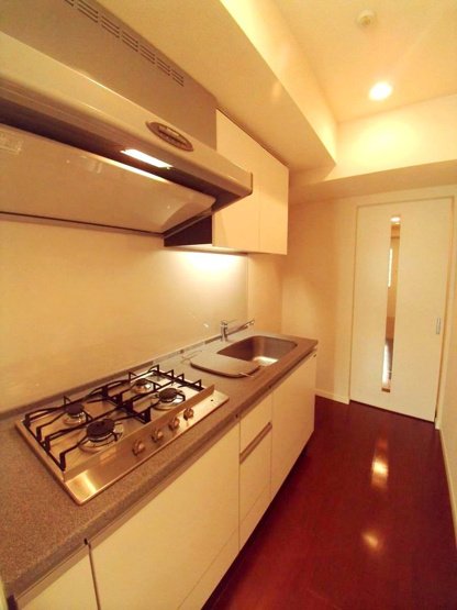 【キッチン】 | プライムアーバン本駒込 | ガス４口のシステムキッチン【プライムアーバン本駒込】