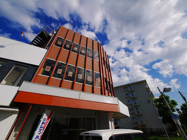 学園朝日町（貸ビル）の外観