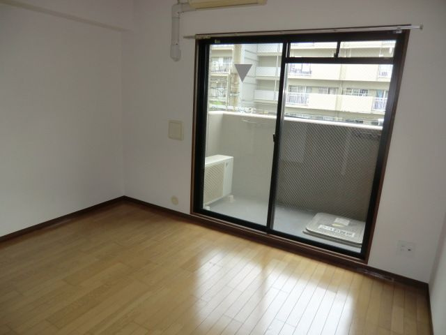 パラシオ塚本IIIのエントランス