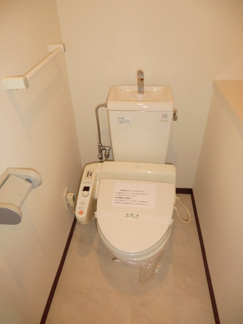 パラシオ塚本IIIのトイレ|ウォシュレット