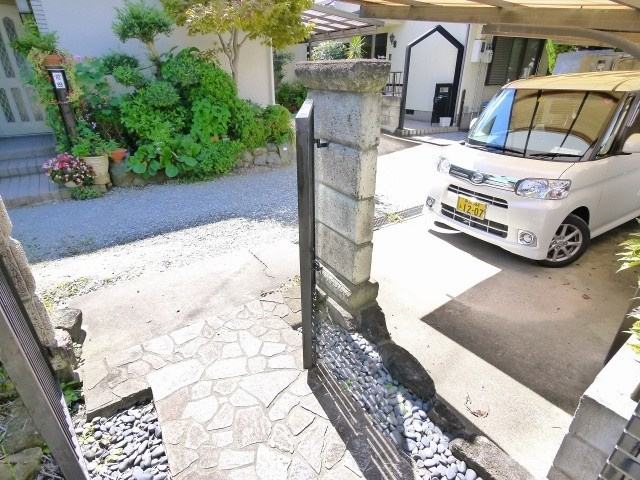 宮崎邸のエントランス