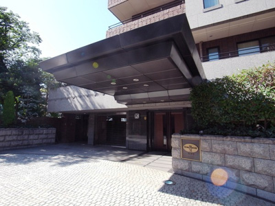 【エントランス】 | ザ・ドチェスター六番町