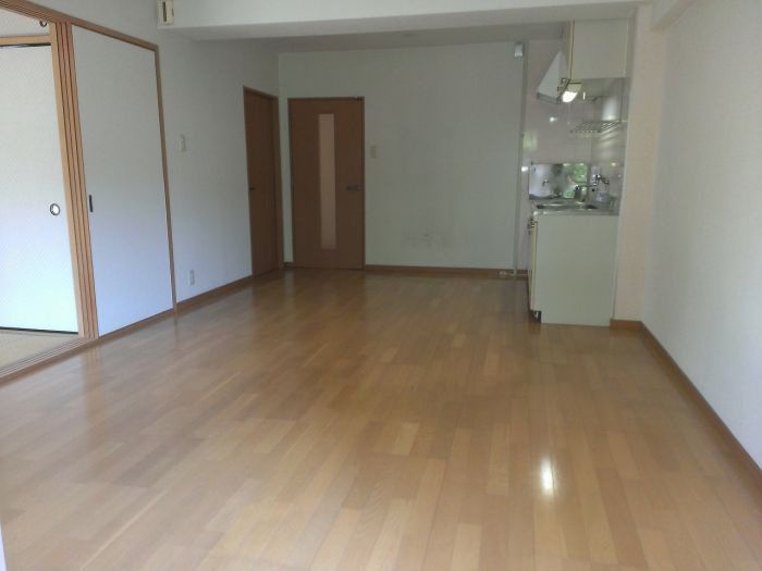 大濠クレセントマンションの居間・リビング|大濠クレセントマンション（2LDK）　リビング