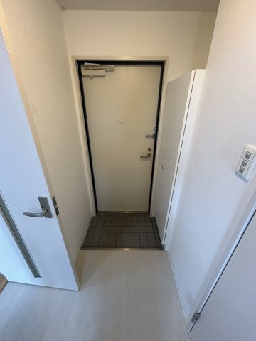 グローリア新北野の玄関