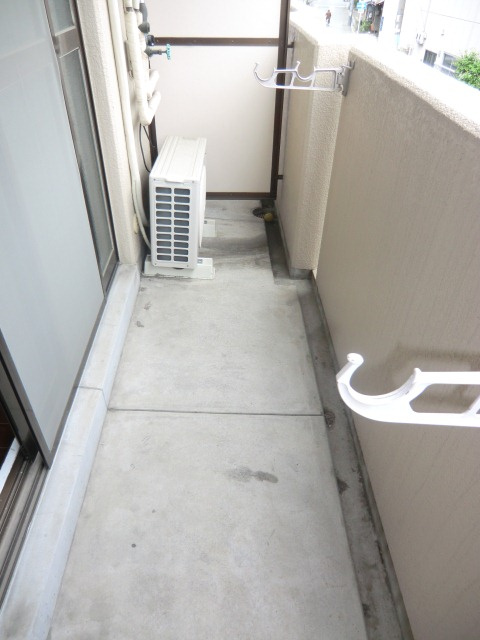 アネックス塚本のバルコニー