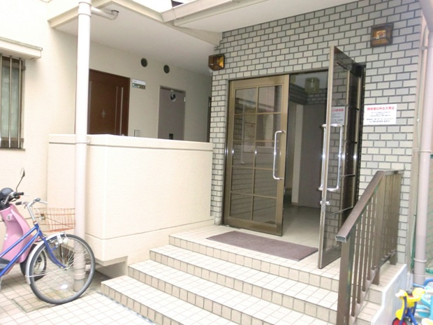 アネックス塚本のエントランス