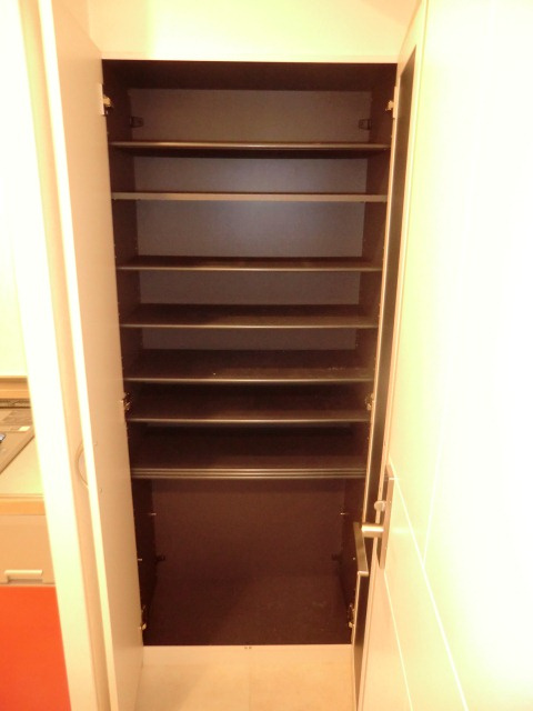 アネックス塚本の収納