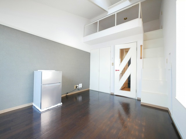 シティパレス新大宮P-5の洋室