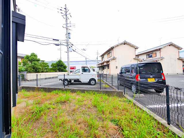 杉澤メゾネット（押熊町）の庭