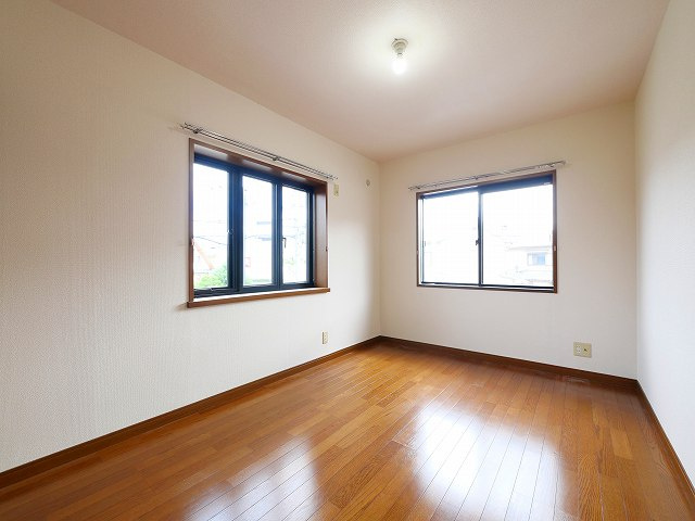 杉澤メゾネット（押熊町）の洋室