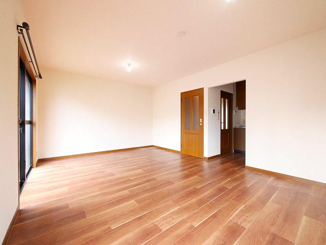 杉澤メゾネット（押熊町）の居間・リビング