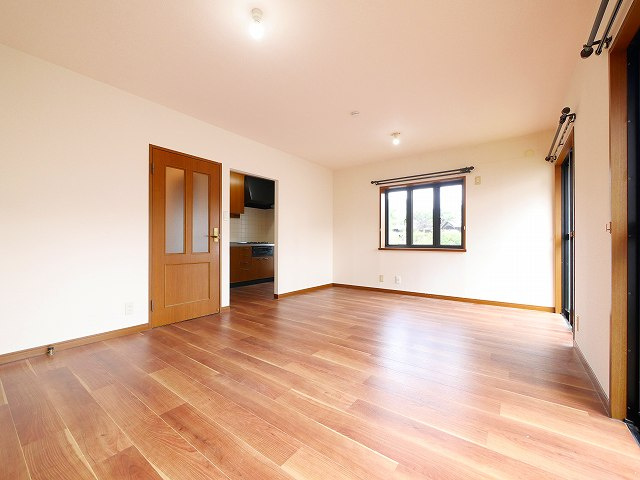 杉澤メゾネット（押熊町）の居間・リビング