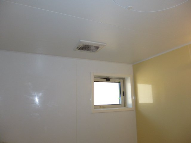 プロムナードの浴室|浴室窓