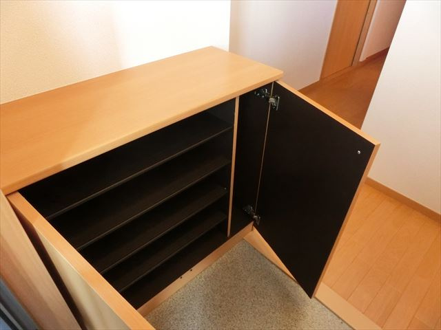 サンガーデン宮本Ｅの玄関|大きいシューズボックス