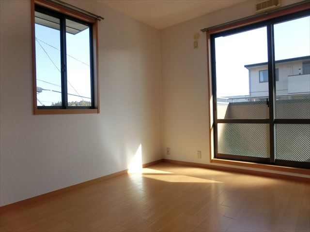 サンガーデン宮本Ｅの洋室|日当たりのよい洋室