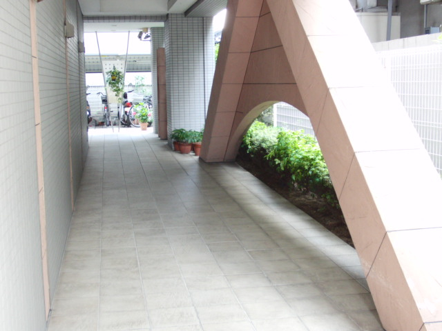 大阪市西淀川区御幣島２丁目の賃貸マンションのロビー