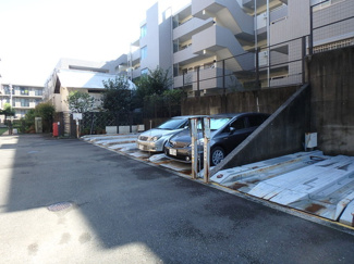 【駐車場】
