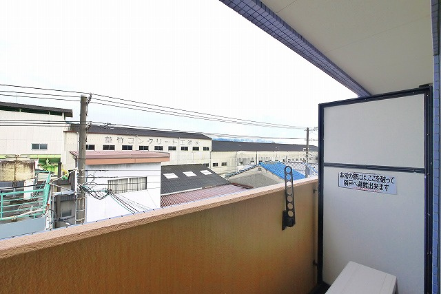 シティパレスやすらぎの道Ｐ６のバルコニー|開放的で明るい空間を演出してくれるバルコニーです