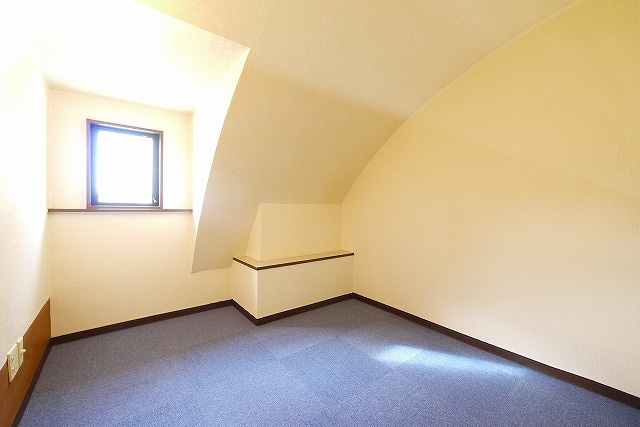 シティパレスやすらぎの道Ｐ６の内装|明るい色調の室内です