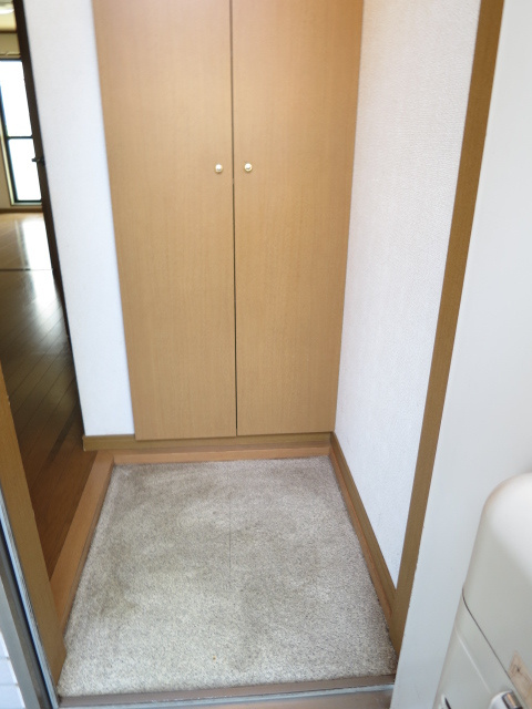 ロイヤルパークハウス大泉の玄関|同タイプ