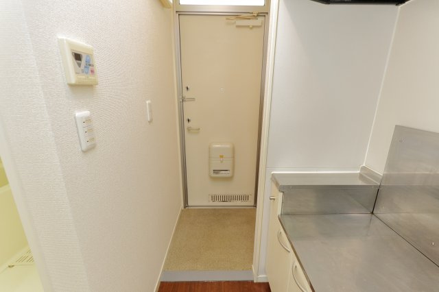 コーポ椎の木の玄関