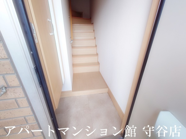 コーポファミーユの玄関