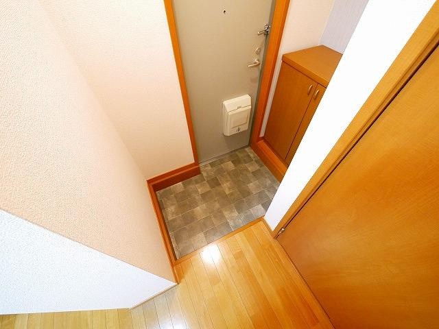 ルーチェ本町の玄関|明るい玄関です