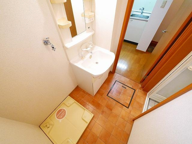 ルーチェ本町の洗面所|広い洗面スペース