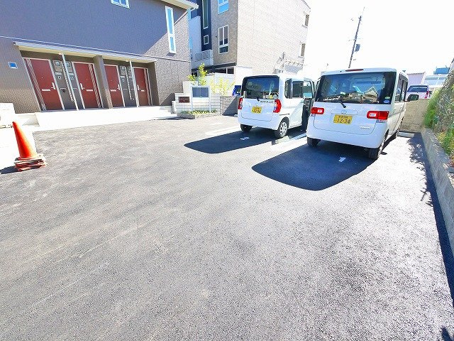 コージーコート　Ｔ．Ｉの駐車場|駐車場があります