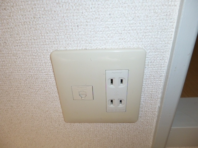 総社市門田のアパートの設備|電話モジュラー