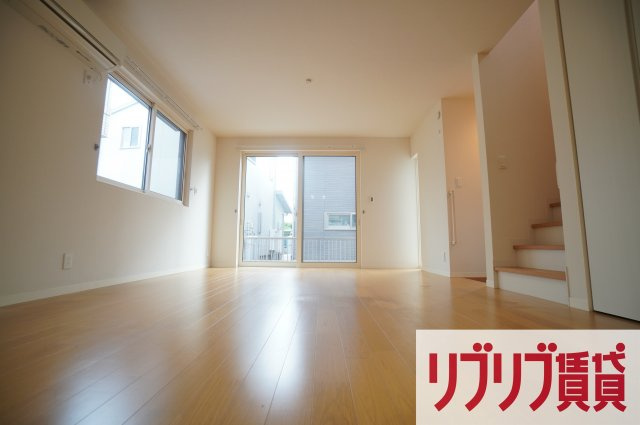 ビレッジ都町Ⅱの居間・リビング