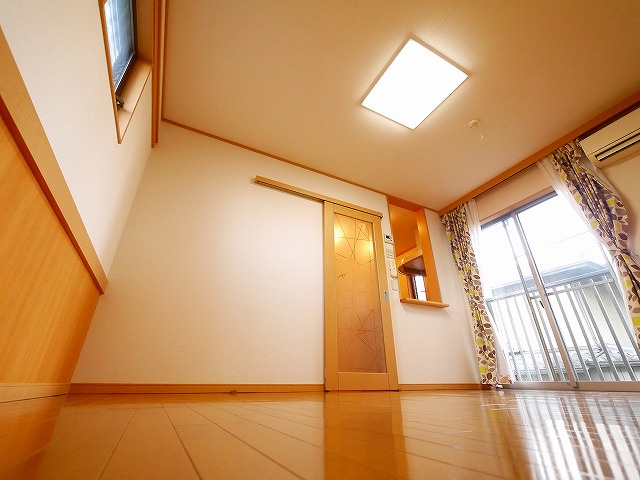 サンフェアリーⅤの洋室|落ち着いた色調の洋室です