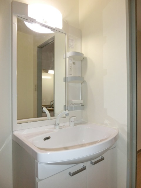 大阪市淀川区三国本町３丁目の賃貸マンションの独立洗面台