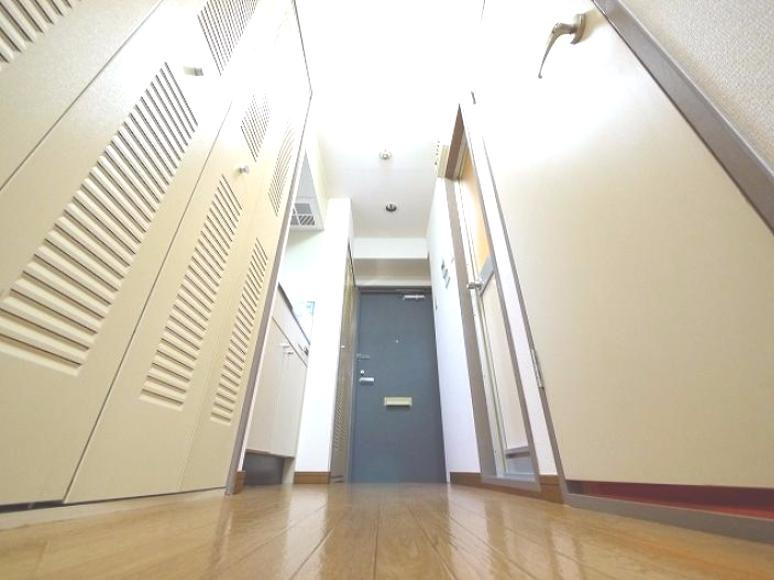 ウインライフ若草山のその他|キッチン、玄関廻りです