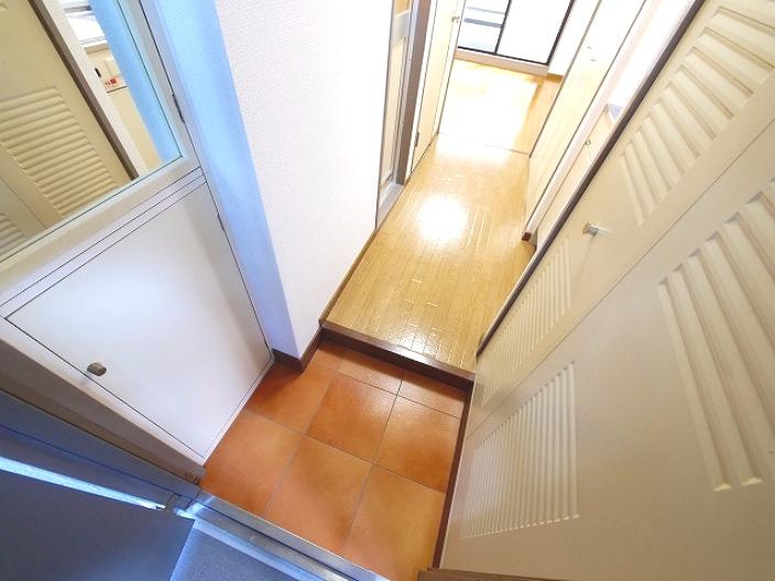 ウインライフ若草山の玄関|シンプルで使いやすい玄関です