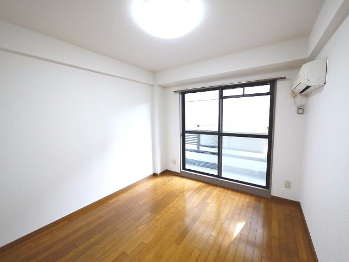 ウインライフ若草山の居間・リビング|広々とした居間です