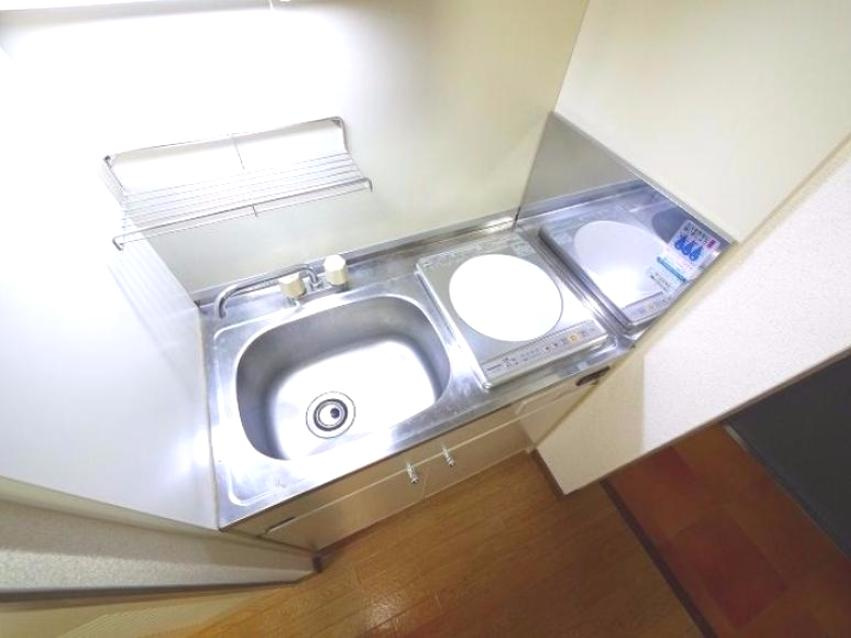 ウインライフ若草山のキッチン|シンプルなキッチンです