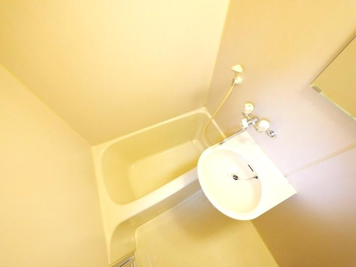 ウインライフ若草山の浴室|きれいなお風呂です